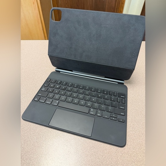 Magic Keyboard for iPad Air - Picture 1 of 6